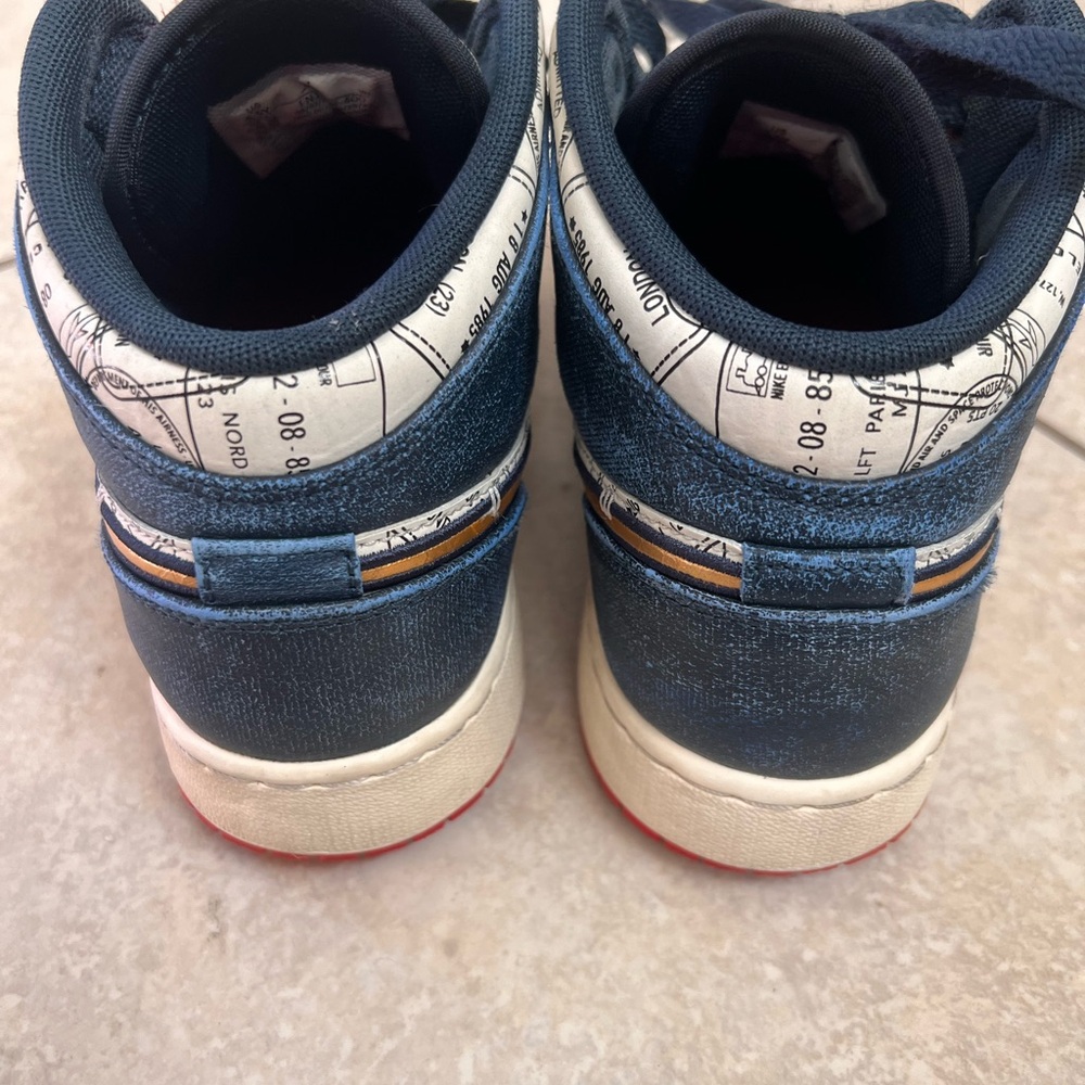 Nike Air Jordan 1 Mid SE Navy Red Take Flight Airplane Sneakers Big Kids 5.5Y - Picture 4 of 11